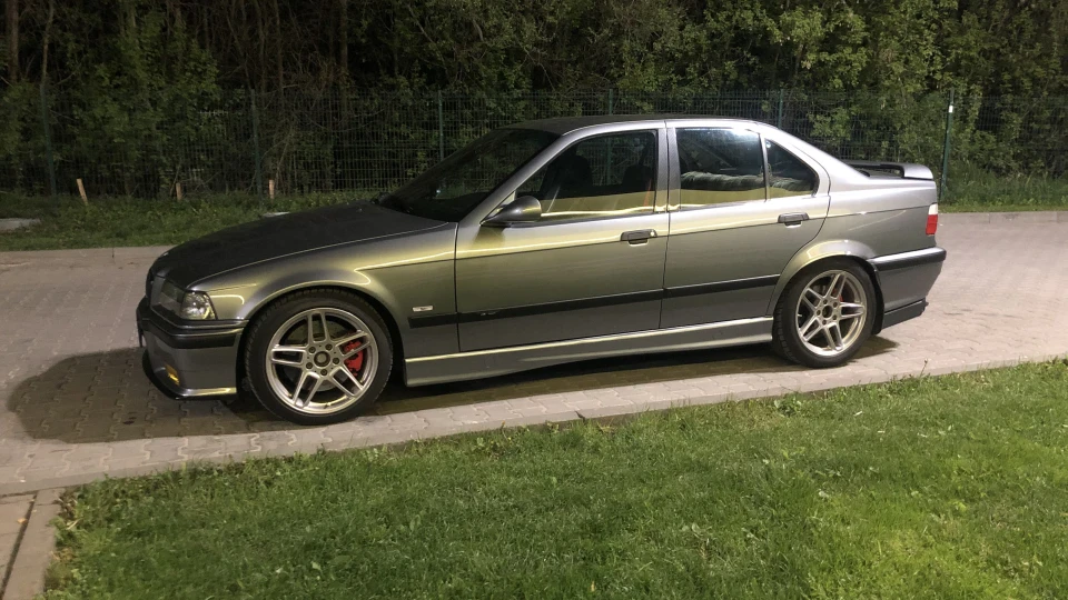BMW 3 series 330і + Rotrex С30-94 2