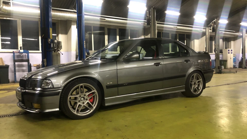 BMW 3 series 330і + Rotrex С30-94 4
