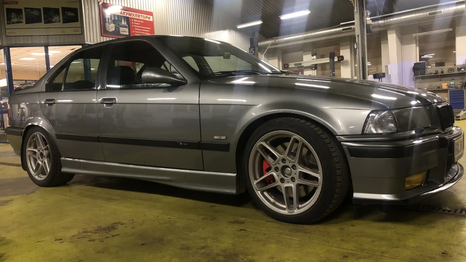 BMW 3 series 330і + Rotrex С30-94 5