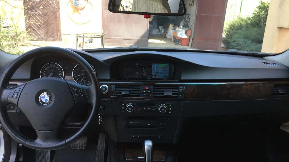 BMW 3 series Arctic blue M 320i n46 3