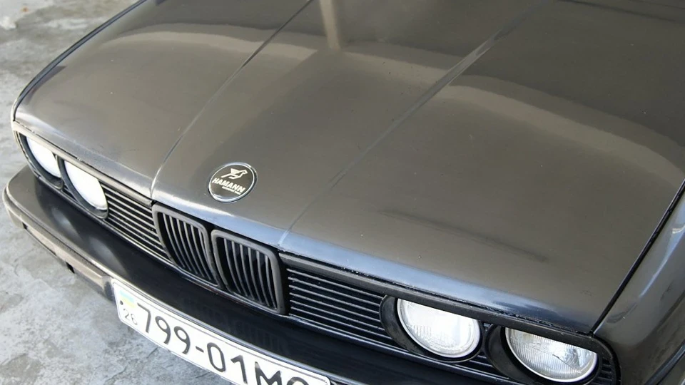BMW 3 series "Bee" 3