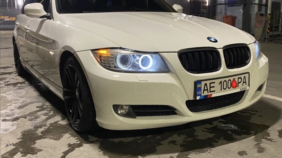 BMW 3 series Білий 2.0 АТМО 3