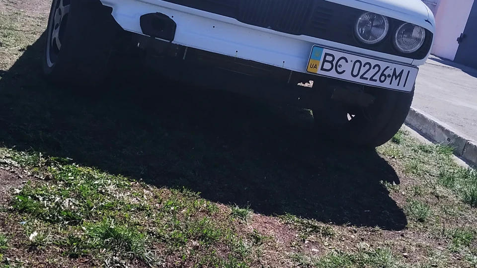 BMW 3 series Білий ксералик, м40б18 B 2