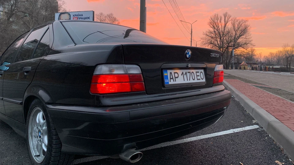 BMW 3 series Black Individual 4