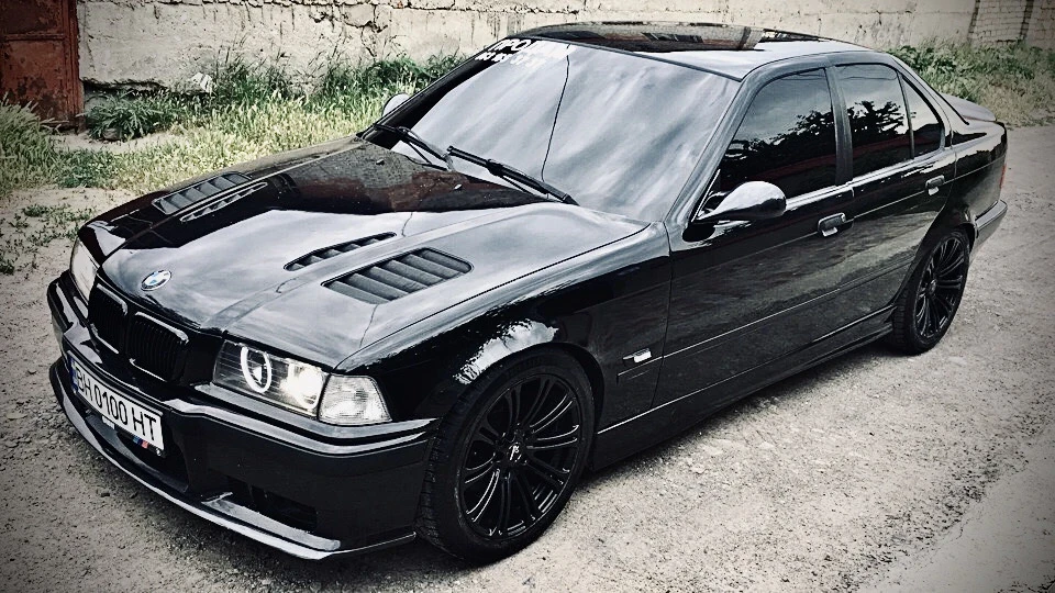 BMW 3 series BLACK LIGHTNING 1.8 IS