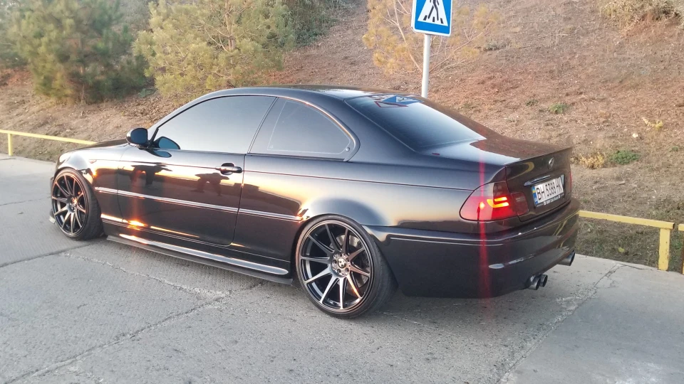 BMW 3 series Black Perl 4