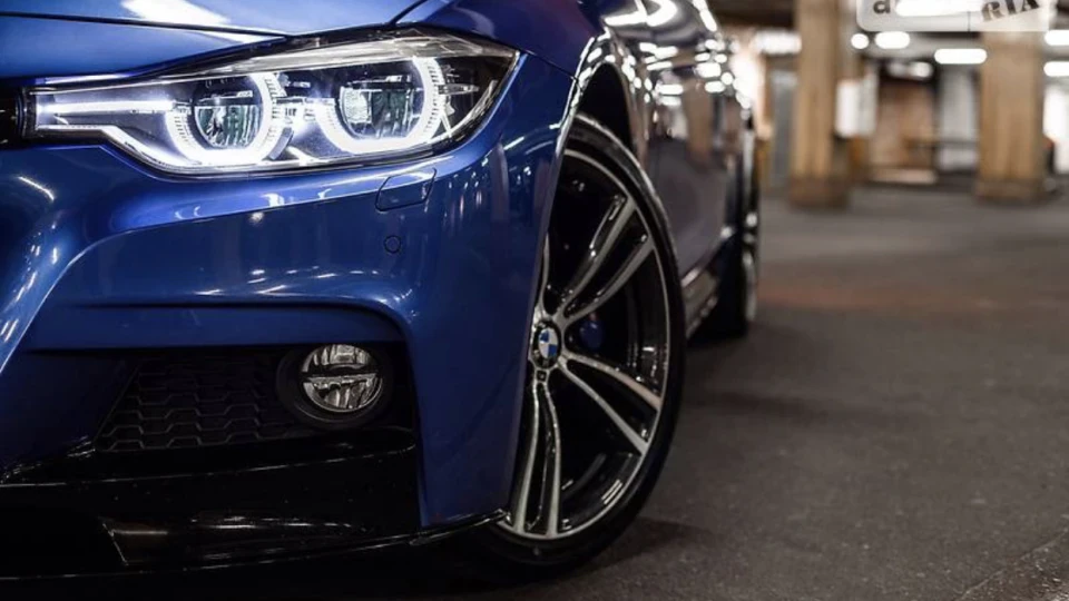 BMW 3 series Blue Blood 2