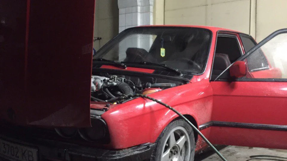 BMW 3 серії BMW 325 E30 Coupe 2