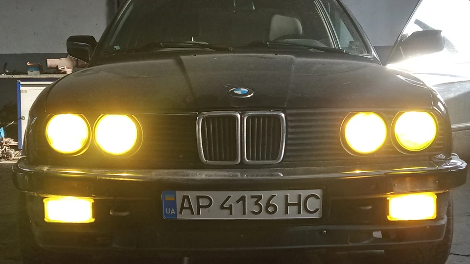 BMW 3 series BMW E30 325ix 2