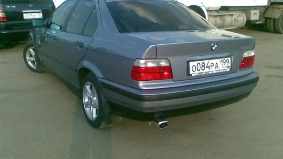 BMW 3 series швидкий жлоб типу м3.... 4