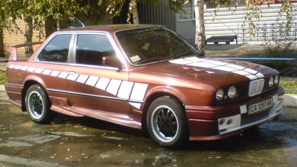 BMW 3 series колишня е-30 3
