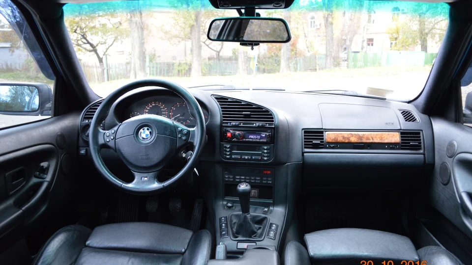 BMW 3 series Celestial Blue 2