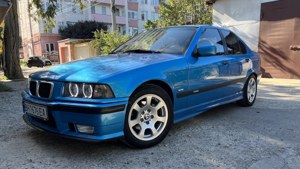 BMW 3 series Celestial Blue 3