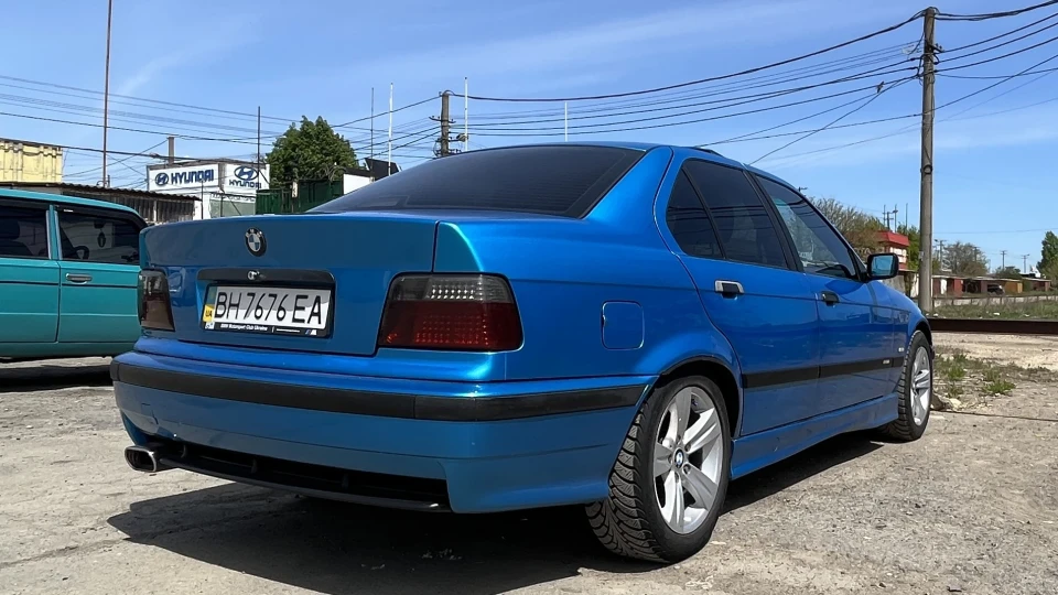 BMW 3 series Celestial Blue 5