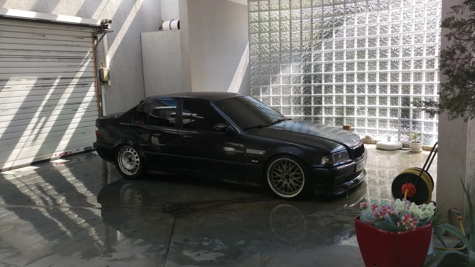 BMW 3 series Чорний рядок 3.1л 3