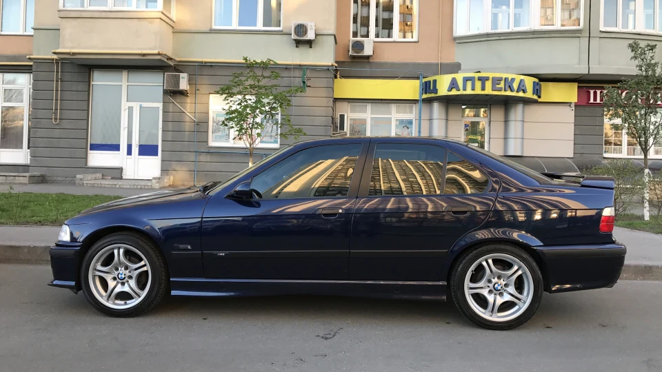 BMW 3 series Custom 323i e36 Sedan 2