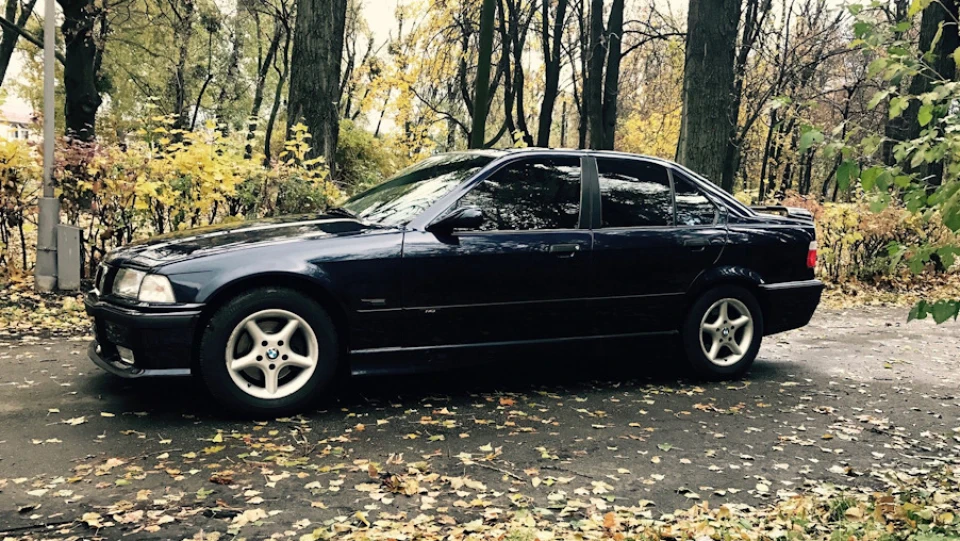 BMW 3 series Custom 323i e36 Sedan 4