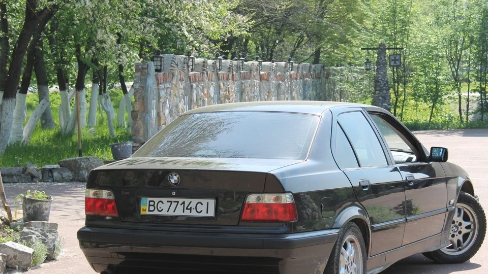 BMW 3 series Deutsch Brünett 3