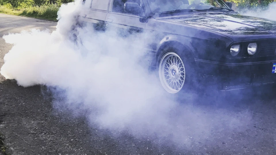 BMW 3 series E30 328i 200hp 4