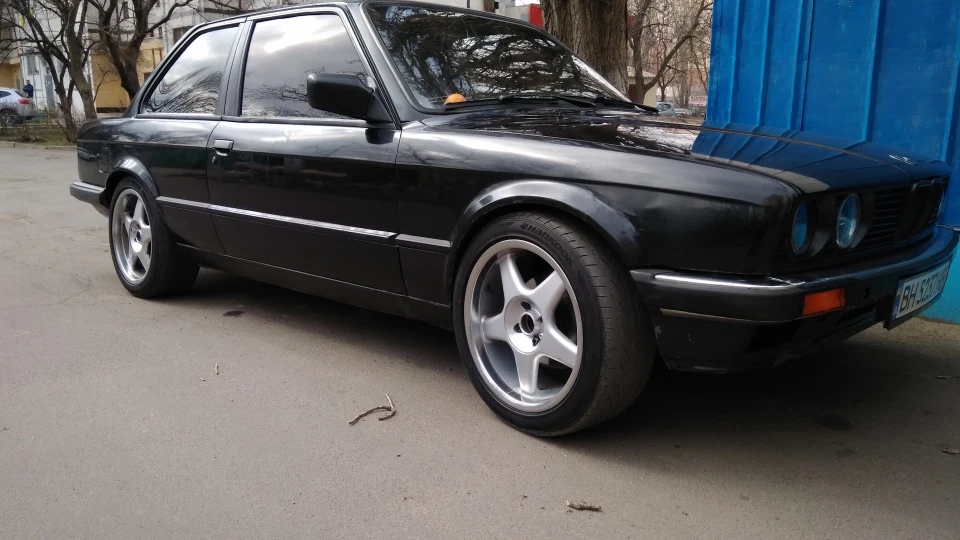 BMW 3 series E30 М42б20 3
