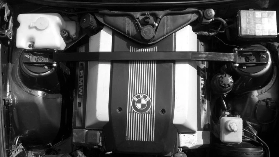 BMW 3 series E30 V8 2