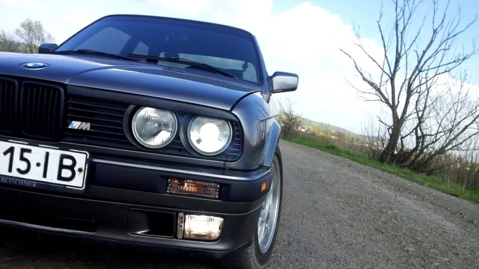 BMW 3 series E30 V8 3