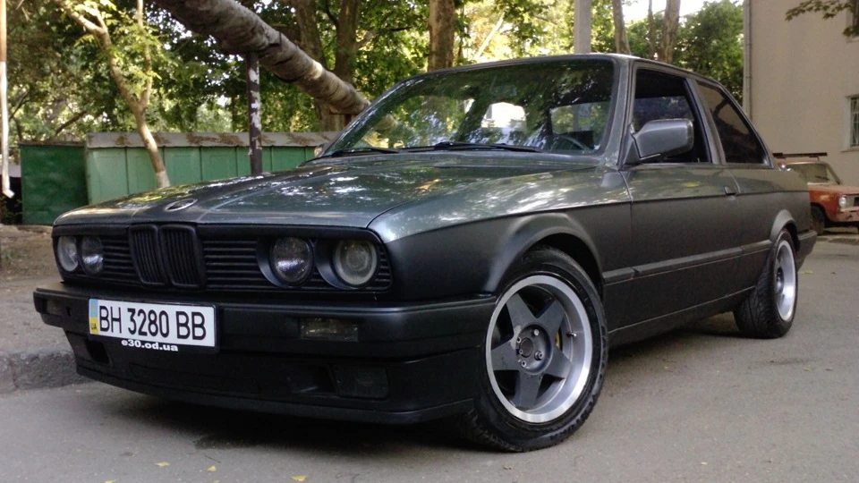 BMW 3 series e30 2