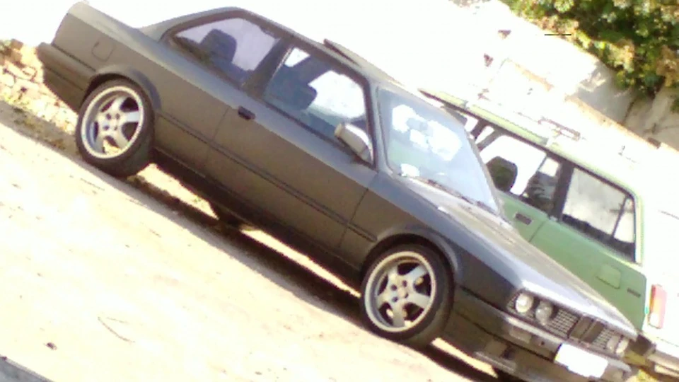 BMW 3 series e30 3