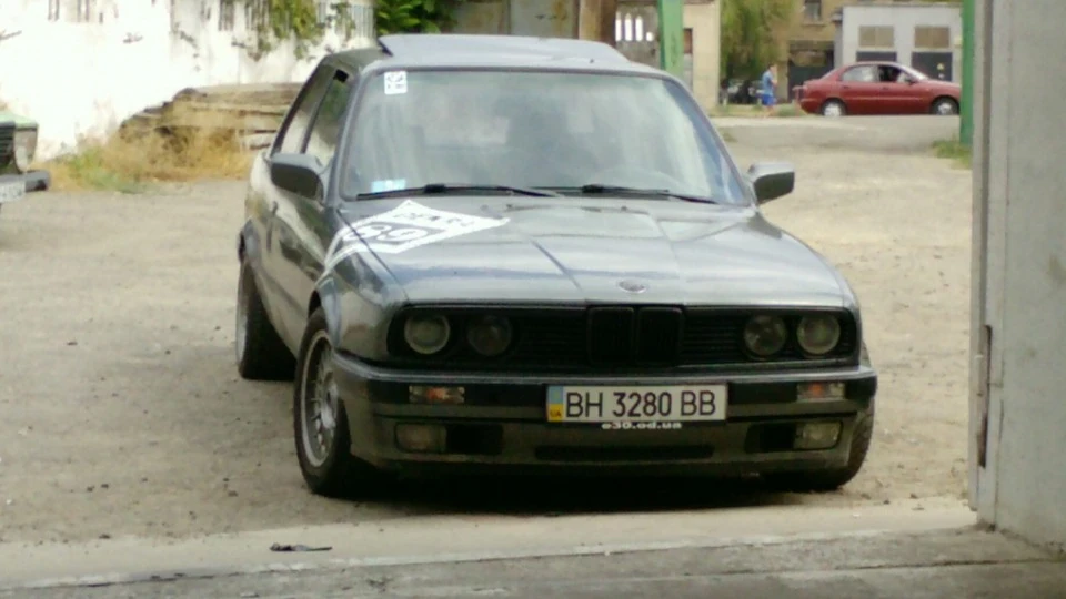 BMW 3 series e30 5