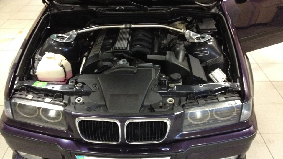 BMW 3 series E36 M52B28 Techno violet 2