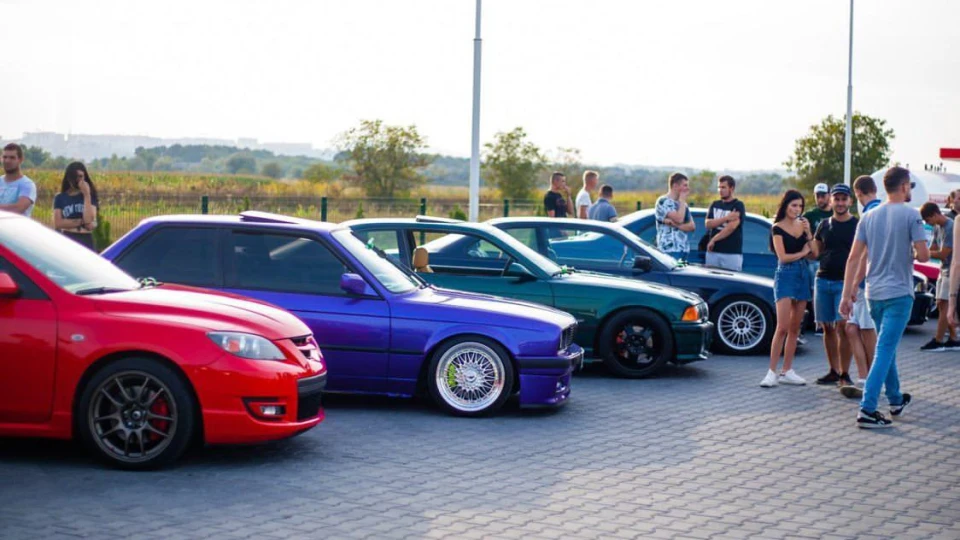 BMW 3 series Фіолетова Turbo Bitch