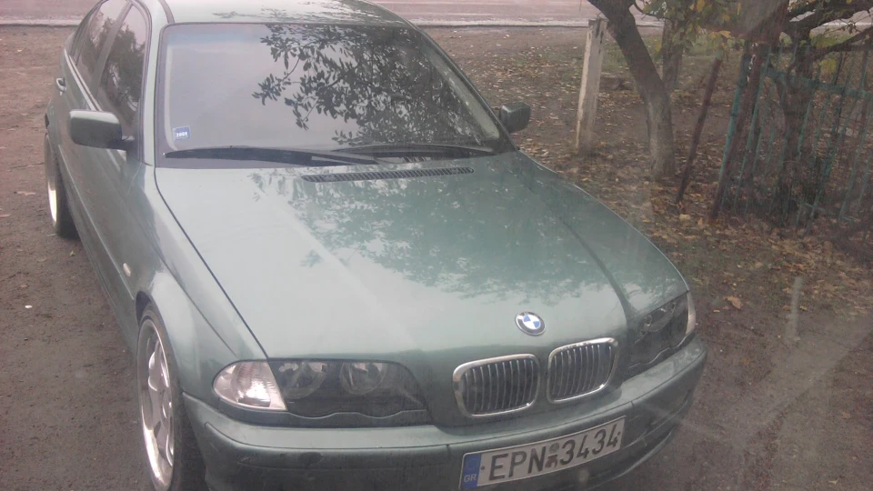 BMW 3 series GREEN 2