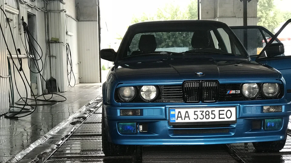 BMW 3 series Long Beach Blue 4.4 V8