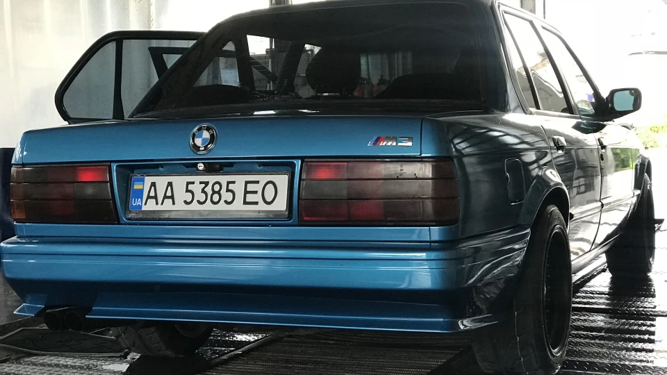 BMW 3 series Long Beach Blue 4.4 V8 2