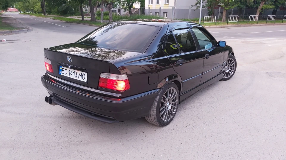 BMW 3 series M50B25 3