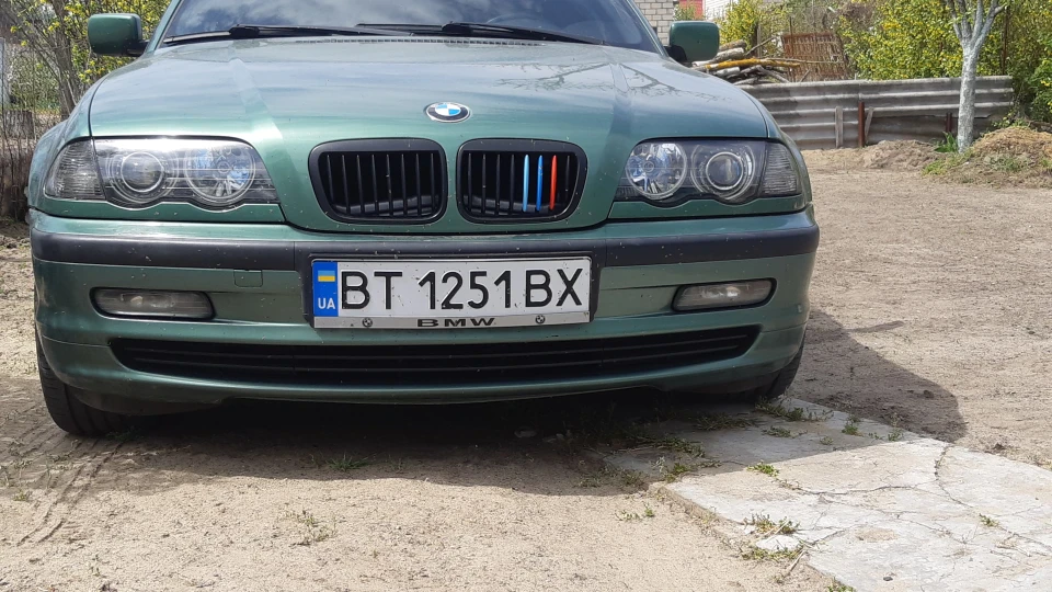 BMW 3 series Meergruen Metallic