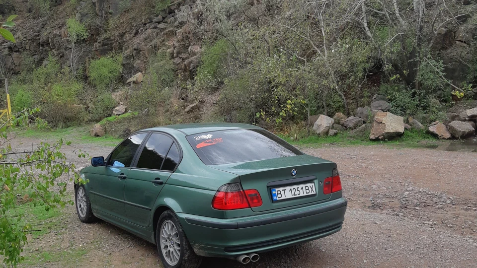 BMW 3 series Meergruen Metallic 5