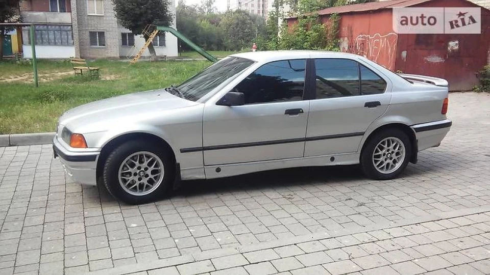 BMW 3 series Норм але робити багато 😁 2