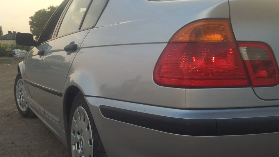 BMW 3 series перша 3