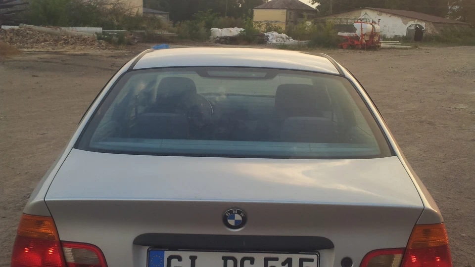 BMW 3 series перша 4
