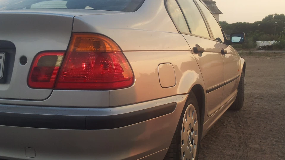 BMW 3 series перша 5