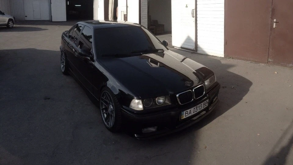 BMW 3 series Привіт з 90-х 2