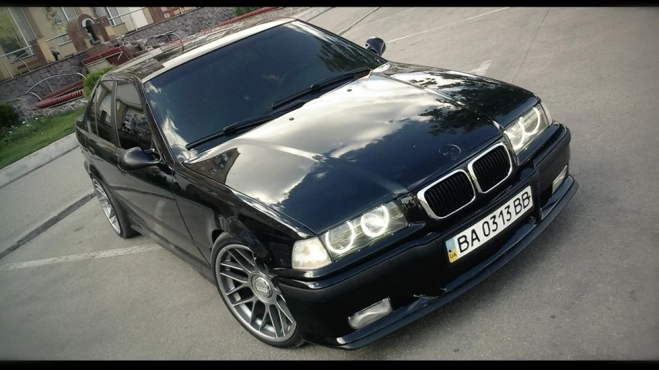 BMW 3 series Привіт з 90-х 2 5