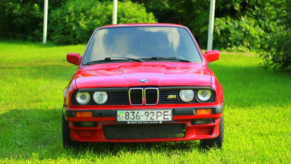 BMW 3 series Red coupe 2