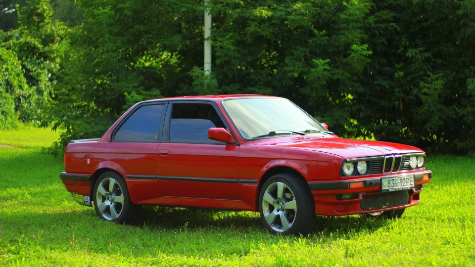 BMW 3 series Red coupe 5