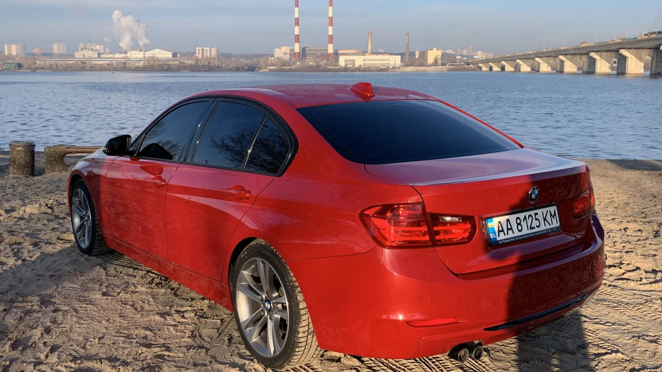 BMW 3 series RED SPORT 328i 2
