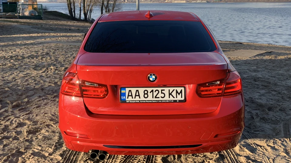 BMW 3 series RED SPORT 328i 3