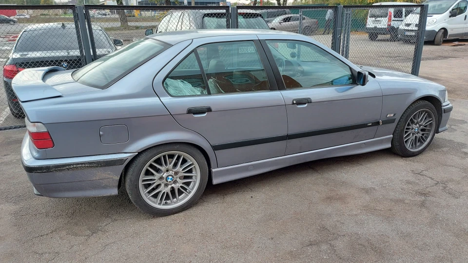 BMW 3 series Samoablau 2