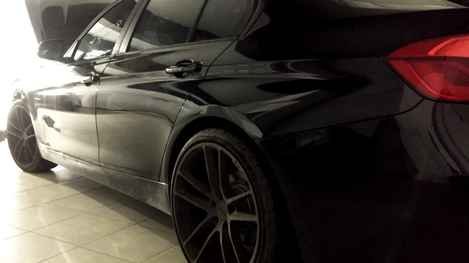 BMW 3 series Schwarz black 3