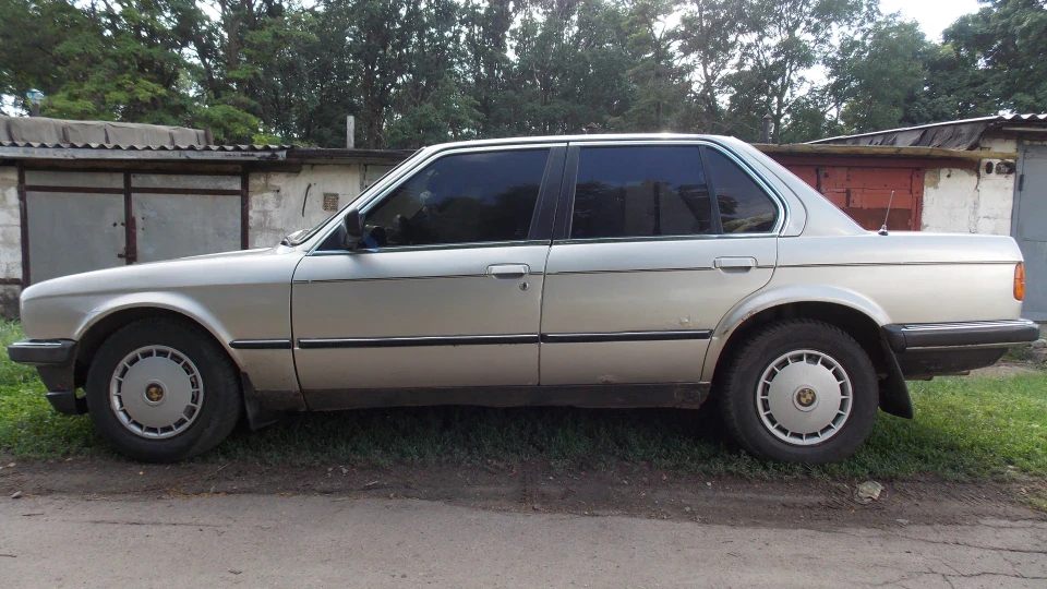 BMW 3 series сіра мрія) 2